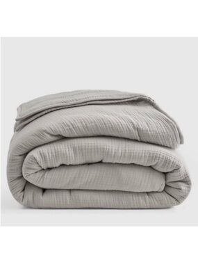 NWT QUINCE Organic Airy Gauze Dream Quilt King/Cal King Fog Grey 7458